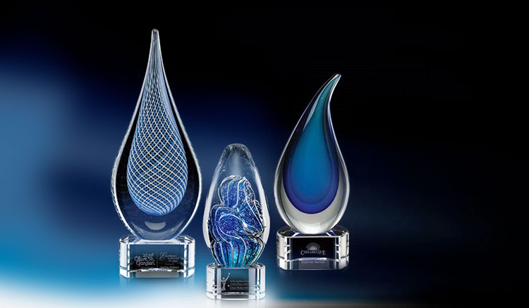 Why Engraved Glass Awards Are a Perfect Choice for Any Occasion
